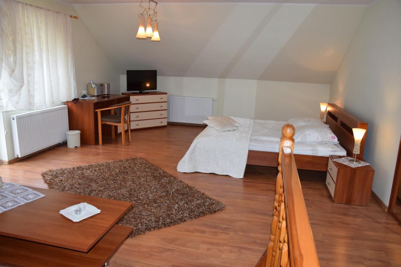Inter-Bar-Motel Nowe Marzy エクステリア 写真