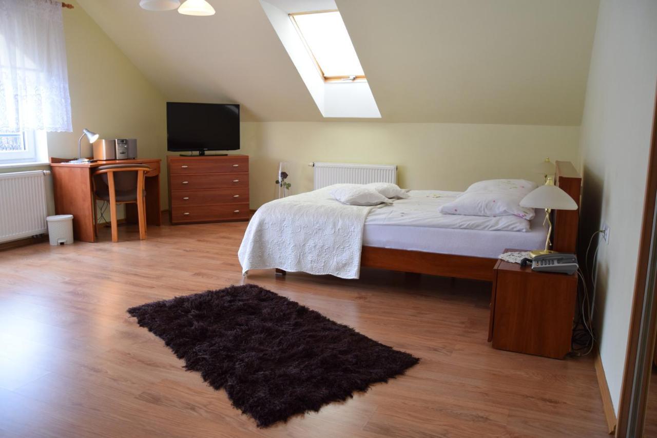 Inter-Bar-Motel Nowe Marzy エクステリア 写真