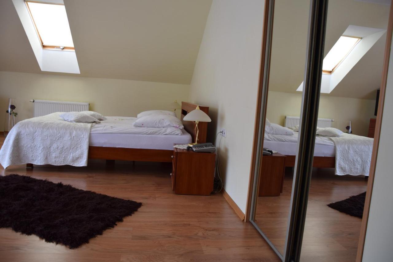 Inter-Bar-Motel Nowe Marzy エクステリア 写真