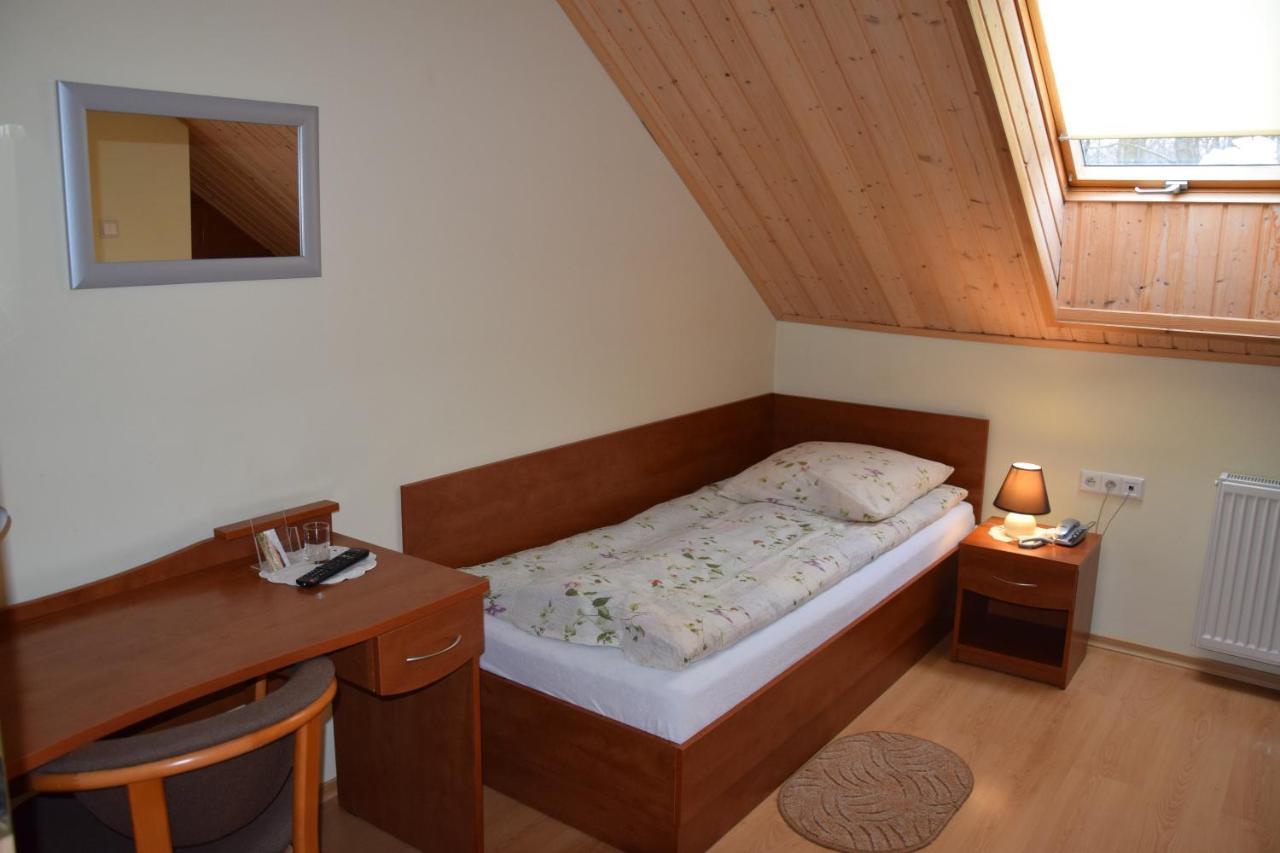 Inter-Bar-Motel Nowe Marzy エクステリア 写真